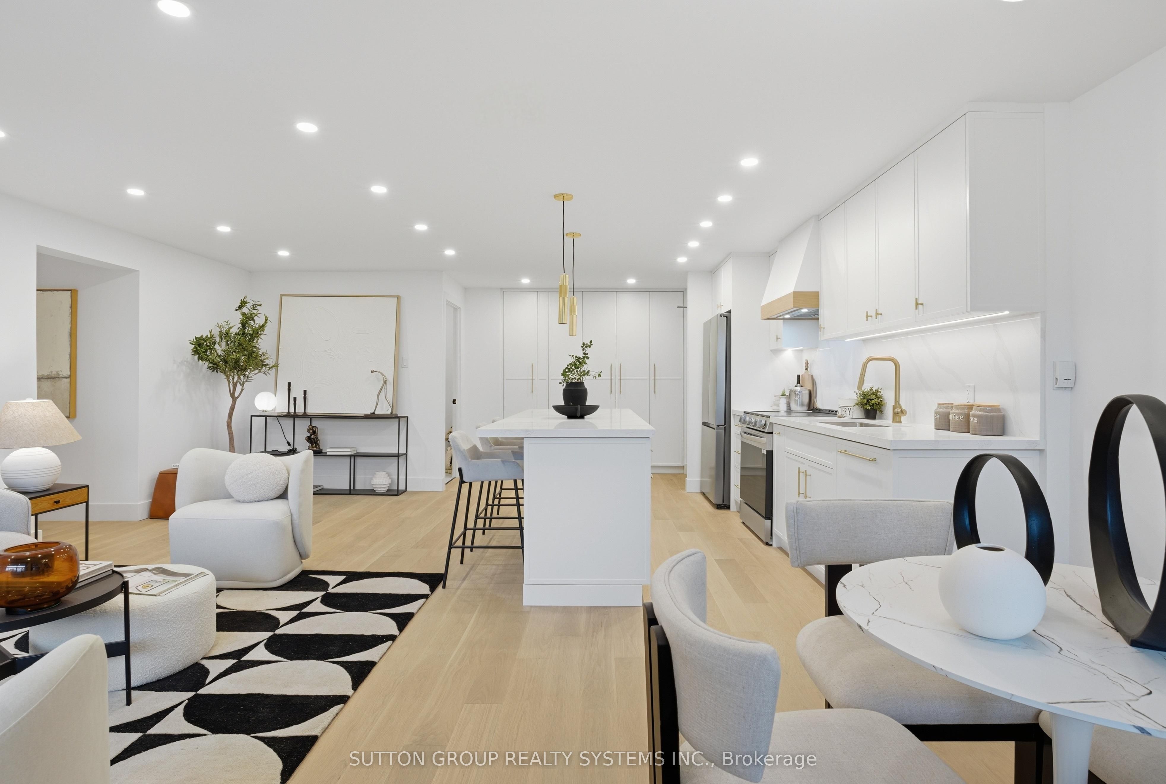 65 Southport Street 904