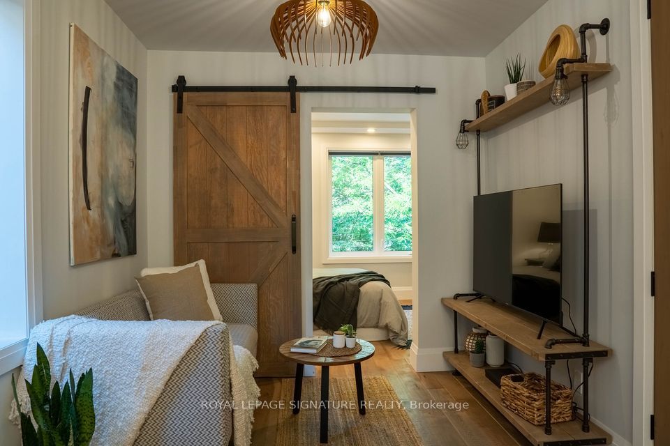 166 Oakmount Road 2nd Floor