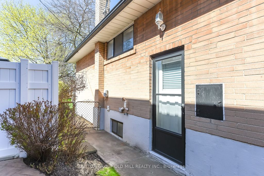 Photo of 14 Shipley Road, Toronto, ON M9R 3H8 (MLS # W13055494)