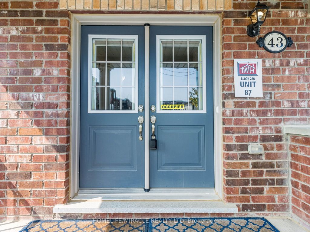 Photo of 43 Finegan Circle, Brampton, ON L7A 4Z7 (MLS # W12440413)