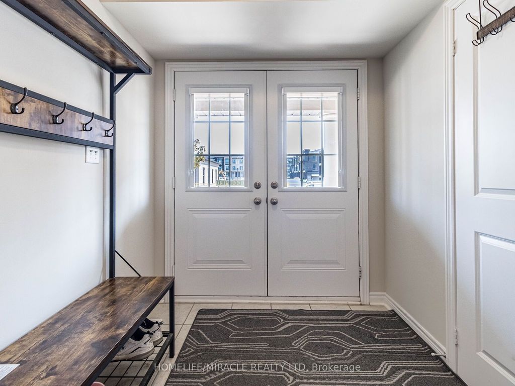 Photo of 43 Finegan Circle, Brampton, ON L7A 4Z7 (MLS # W12440413)