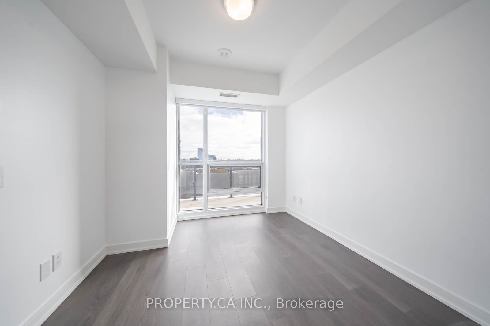 30 Samuel Wood Way 2404