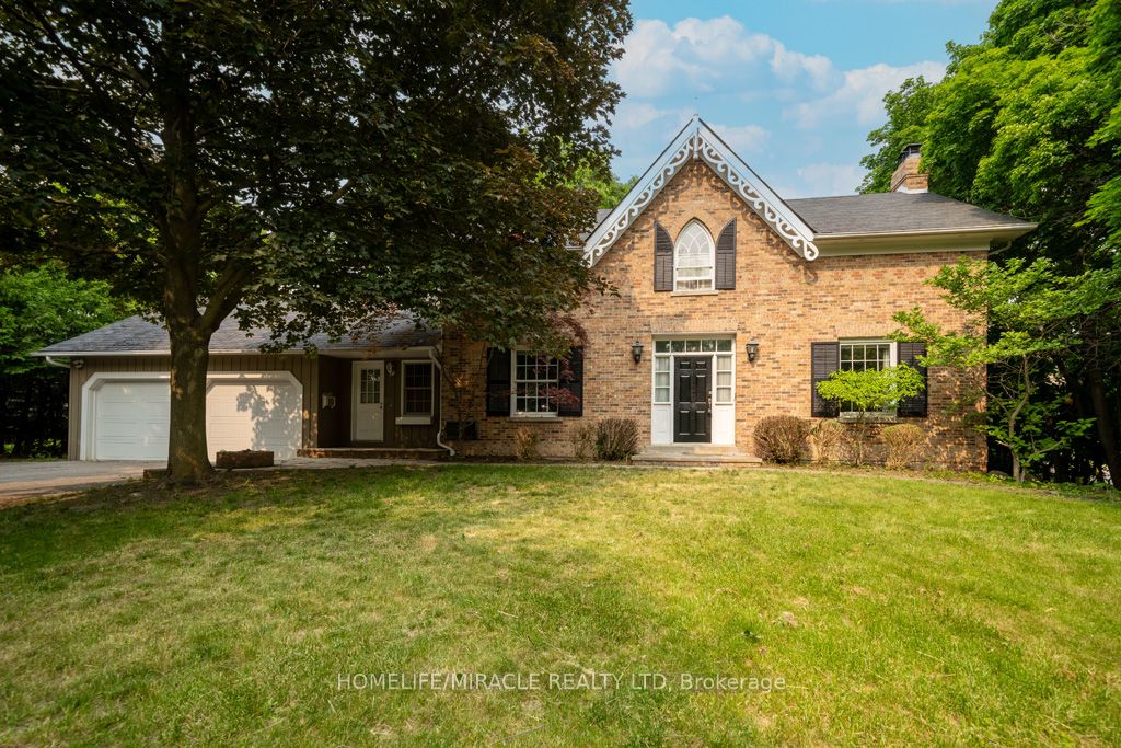 10 Houghton Boulevard