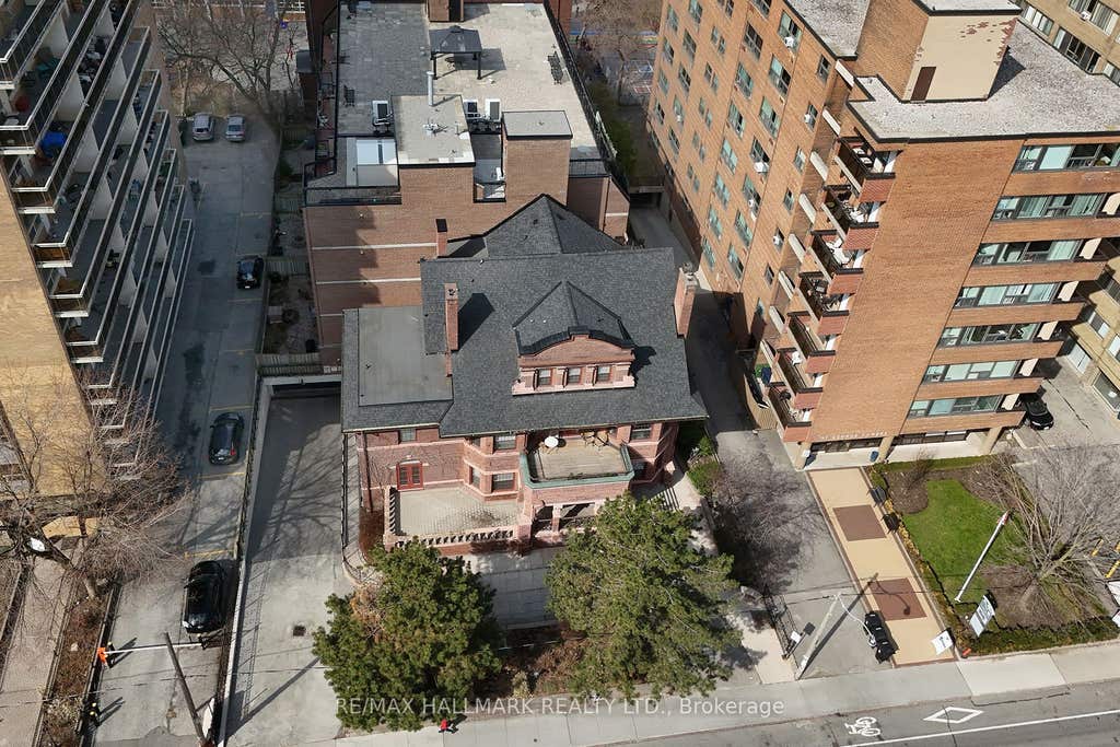 Photo of 212 St. George Street #106, Toronto, ON M5R 2N5 (MLS # C13484338)