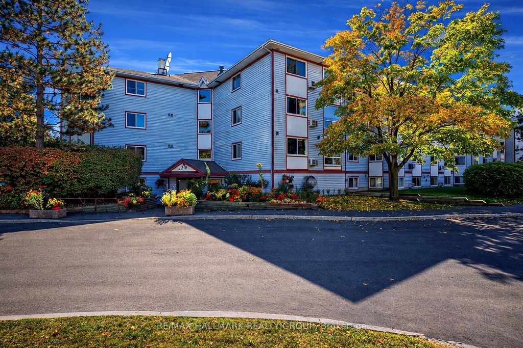 Photo of 318 LORRY GREENBERG Drive #302, Hunt Club - South Keys and Area, ON K1T 2R5 (MLS # X12796308)