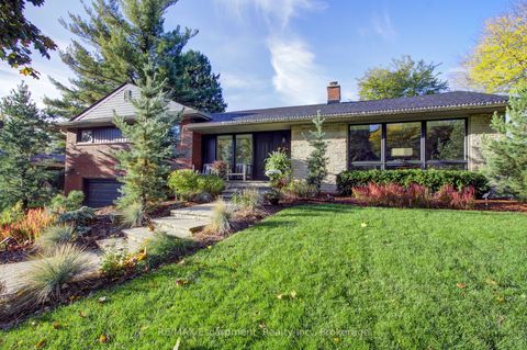 Photo of 794 Falcon Boulevard, Burlington, ON L7T 3B3 (MLS # W12480370)