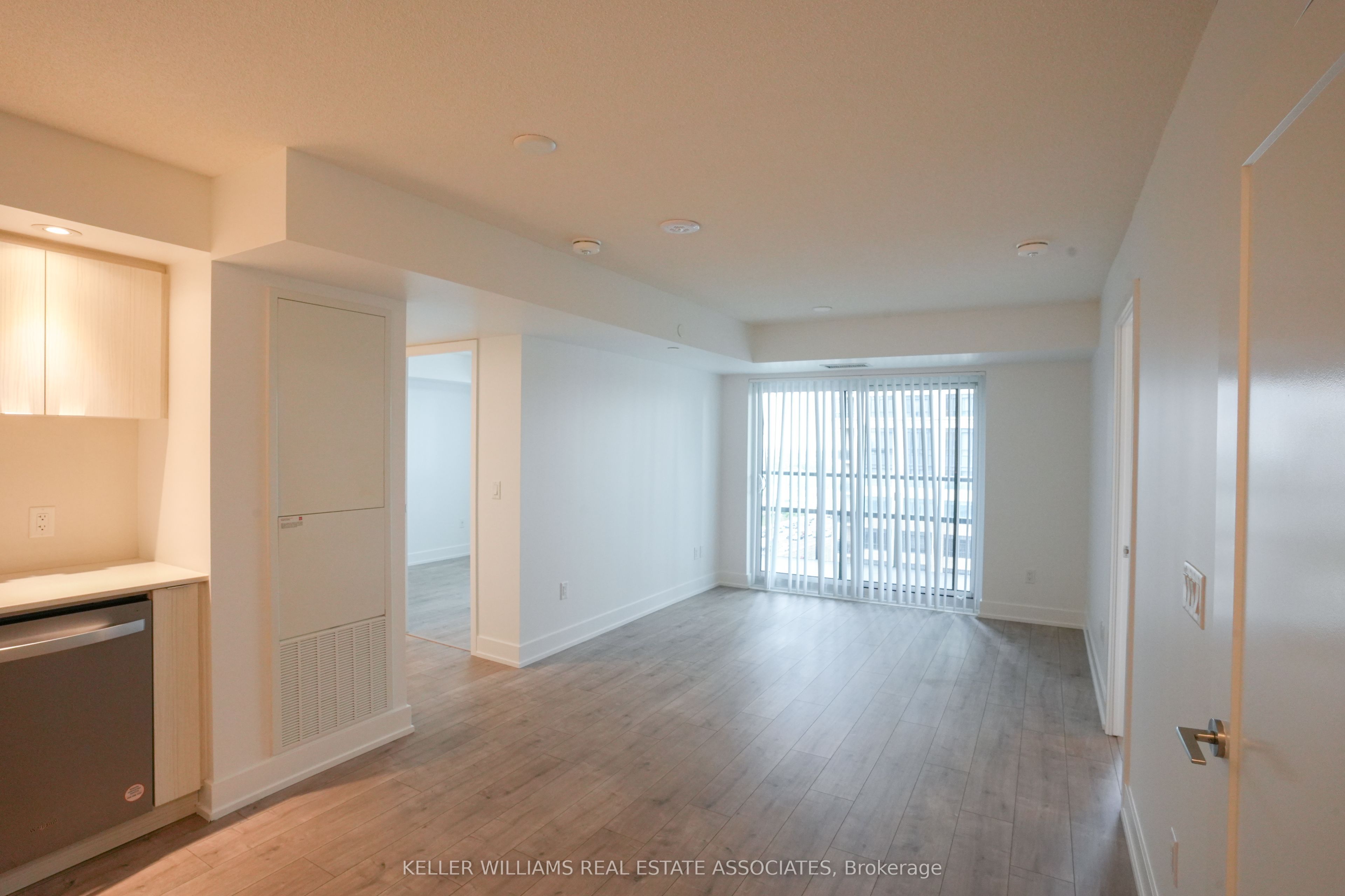 10 Eva Road 1201
