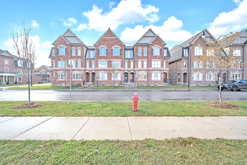 Photo of 15 Finegan Circle, Brampton, ON L7A 4Z7 (MLS # W12643324)