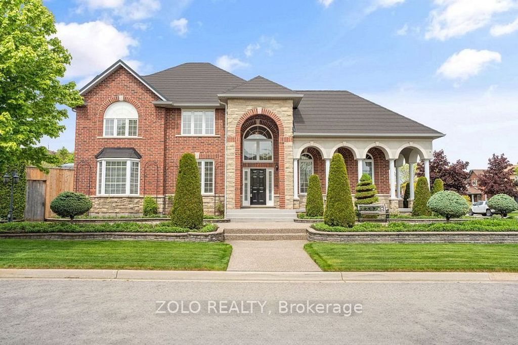 Photo of 42 Vinifera Drive, Grimsby, ON L3M 5S1 (MLS # X12847106)