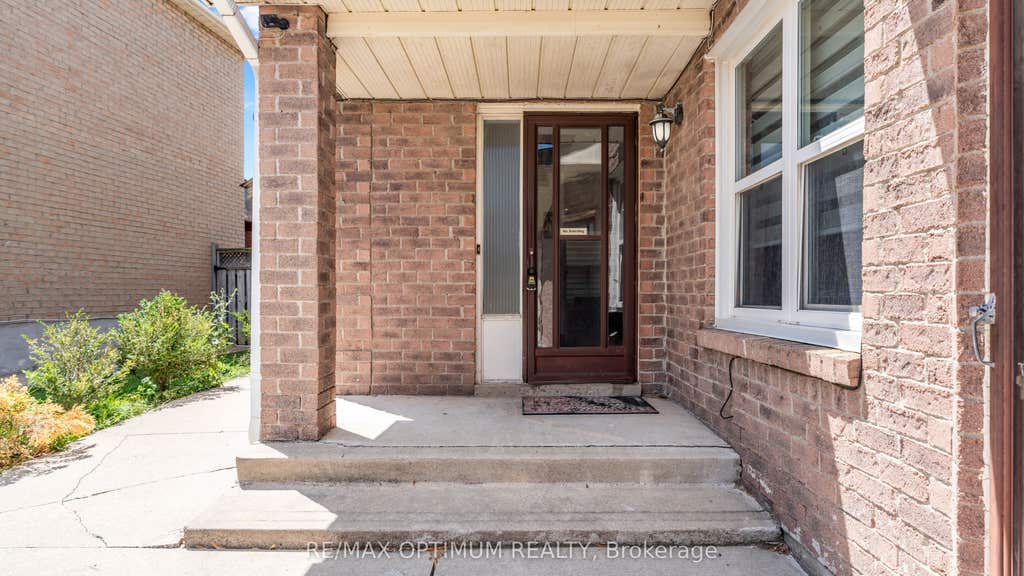 Photo of 362 Kingsbridge Garden Circle, Mississauga, ON L5R 1K8 (MLS # W13603356)