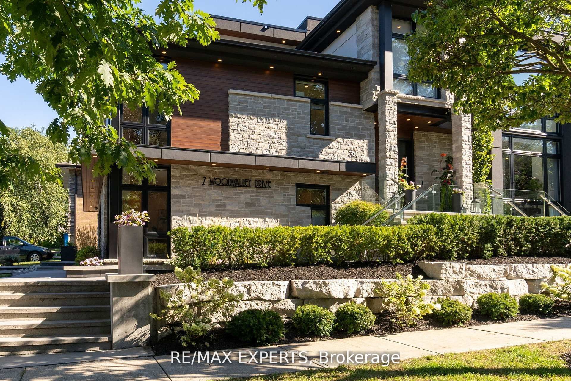7 Woodvalley Drive