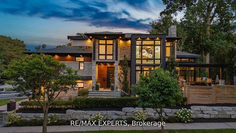 7 Woodvalley Drive Toronto ON M9A 4H2