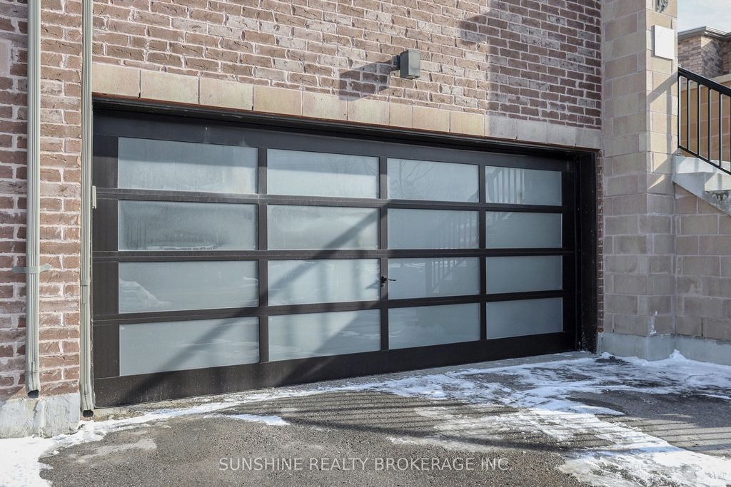 Photo of 19 Helliwell Crescent, Richmond Hill, ON L4E 1C8 (MLS # N12829356)