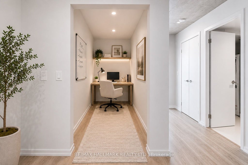 Photo of 5 Soudan Avenue #707, Toronto, ON M4S 0B1 (MLS # C13733390)