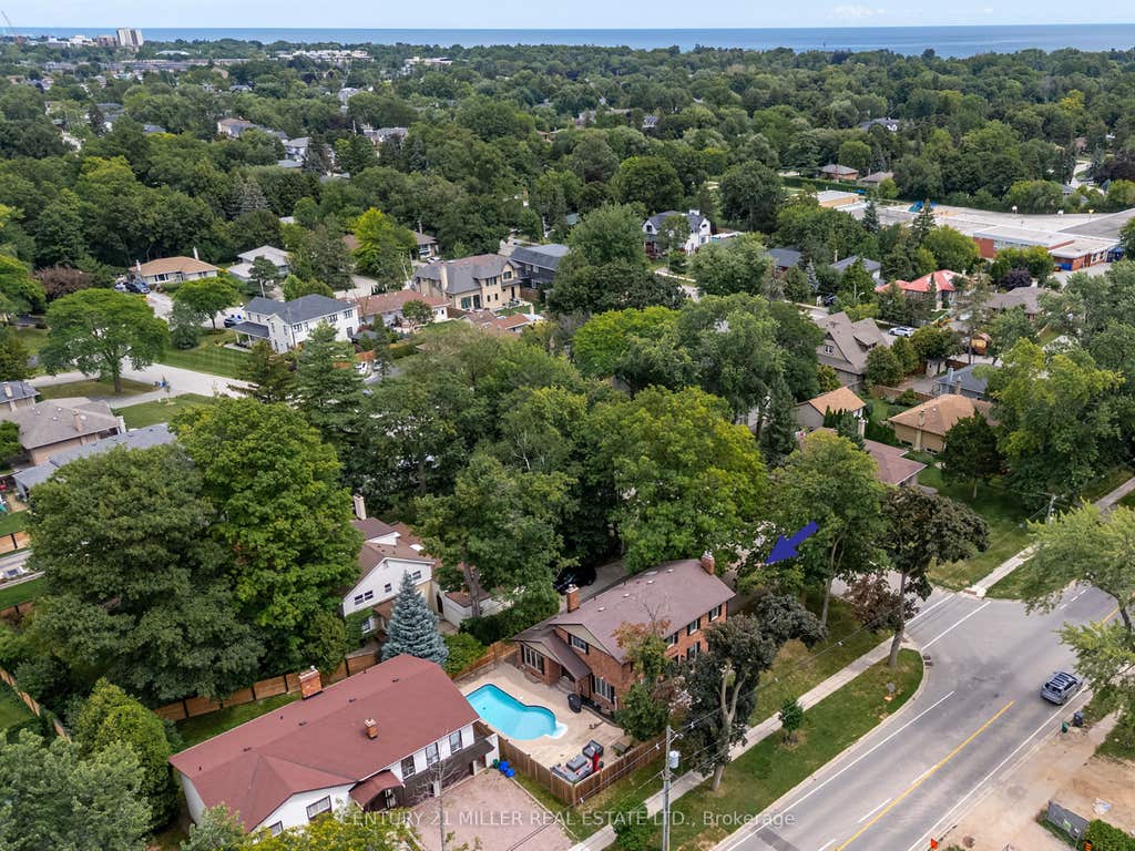 Photo of 579 Fourth Line, Oakville, ON L6L 5B1 (MLS # W13701108)