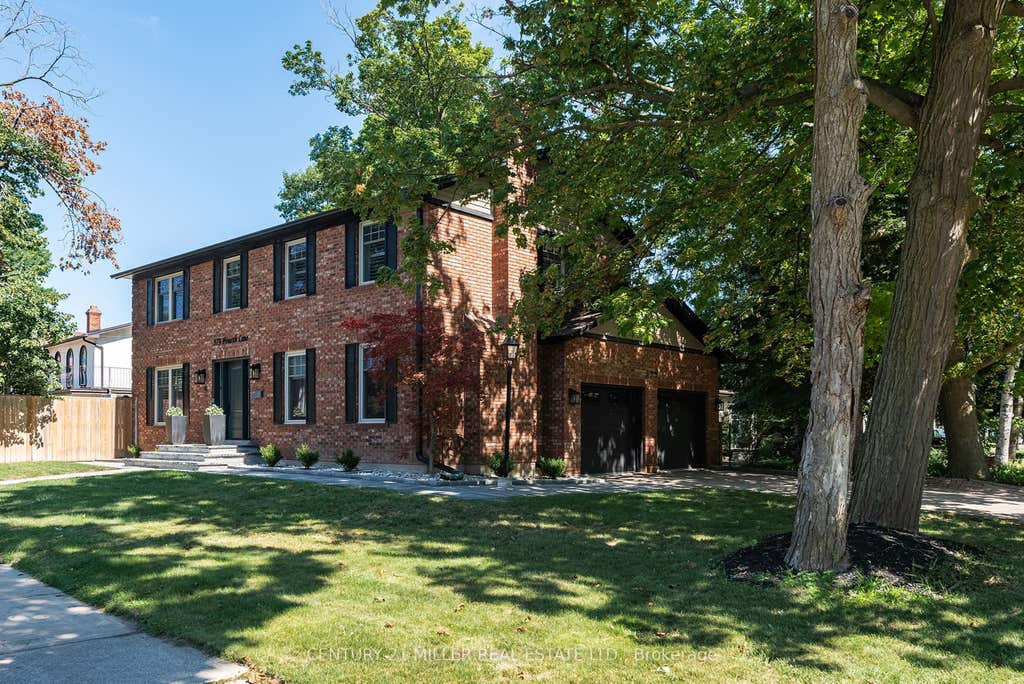 Photo of 579 Fourth Line, Oakville, ON L6L 5B1 (MLS # W13701108)