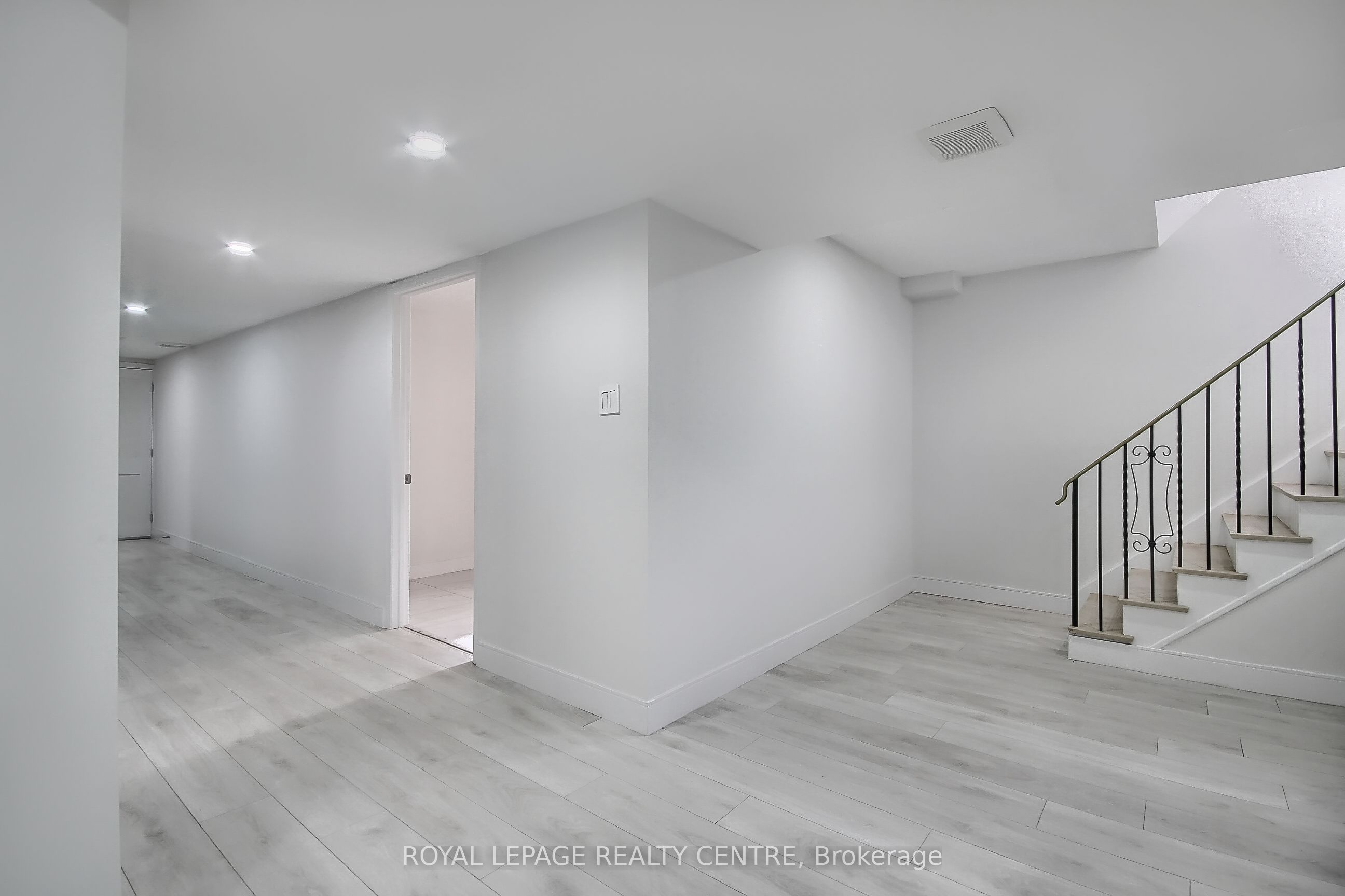 2320 Hensall Street Lower