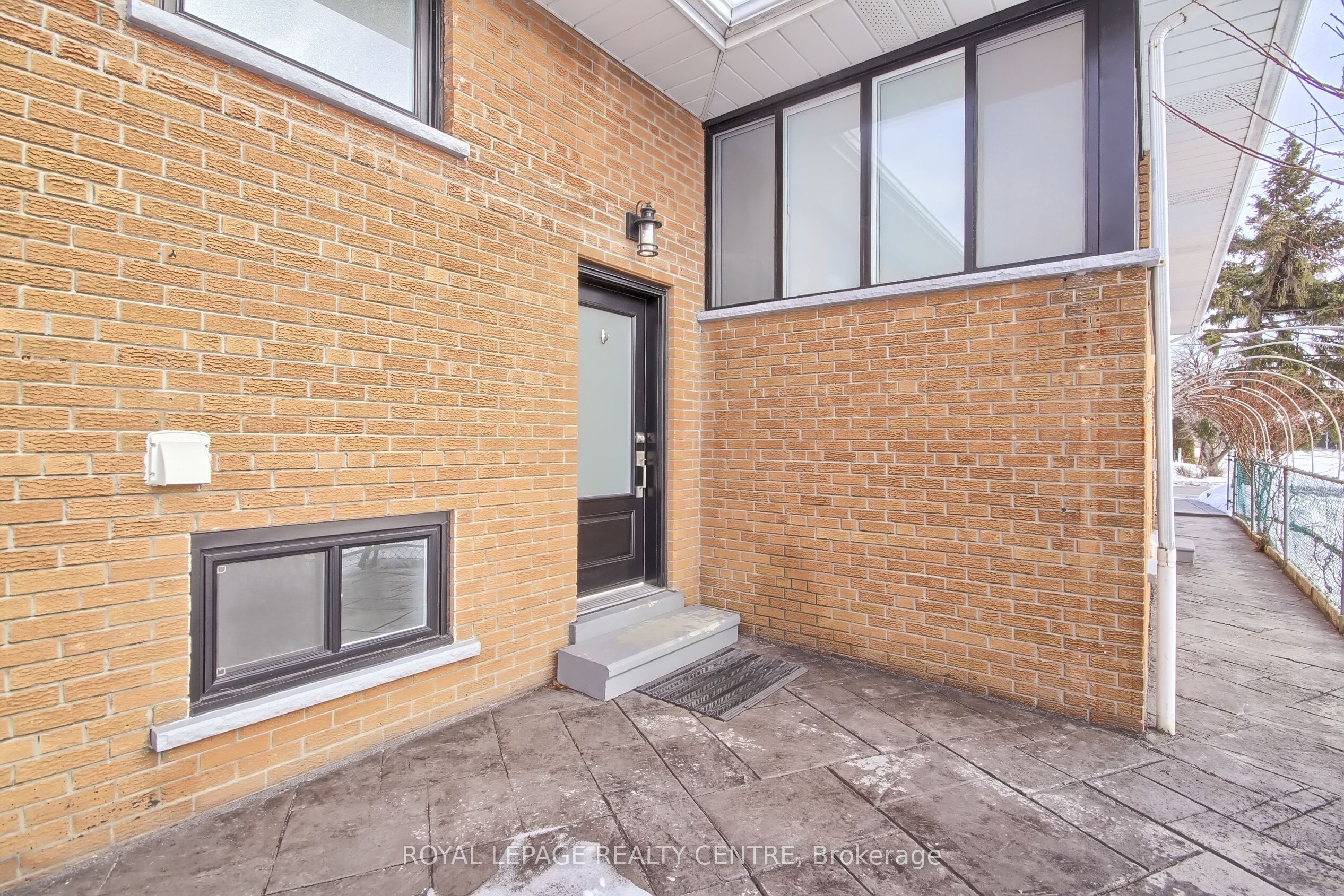 2320 Hensall Street Lower