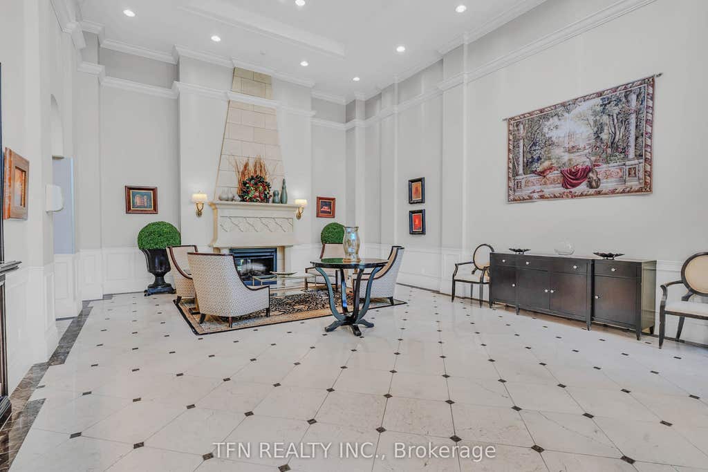 Photo of 310 Red Maple Road #605, Richmond Hill, ON L4C 0T7 (MLS # N13411658)