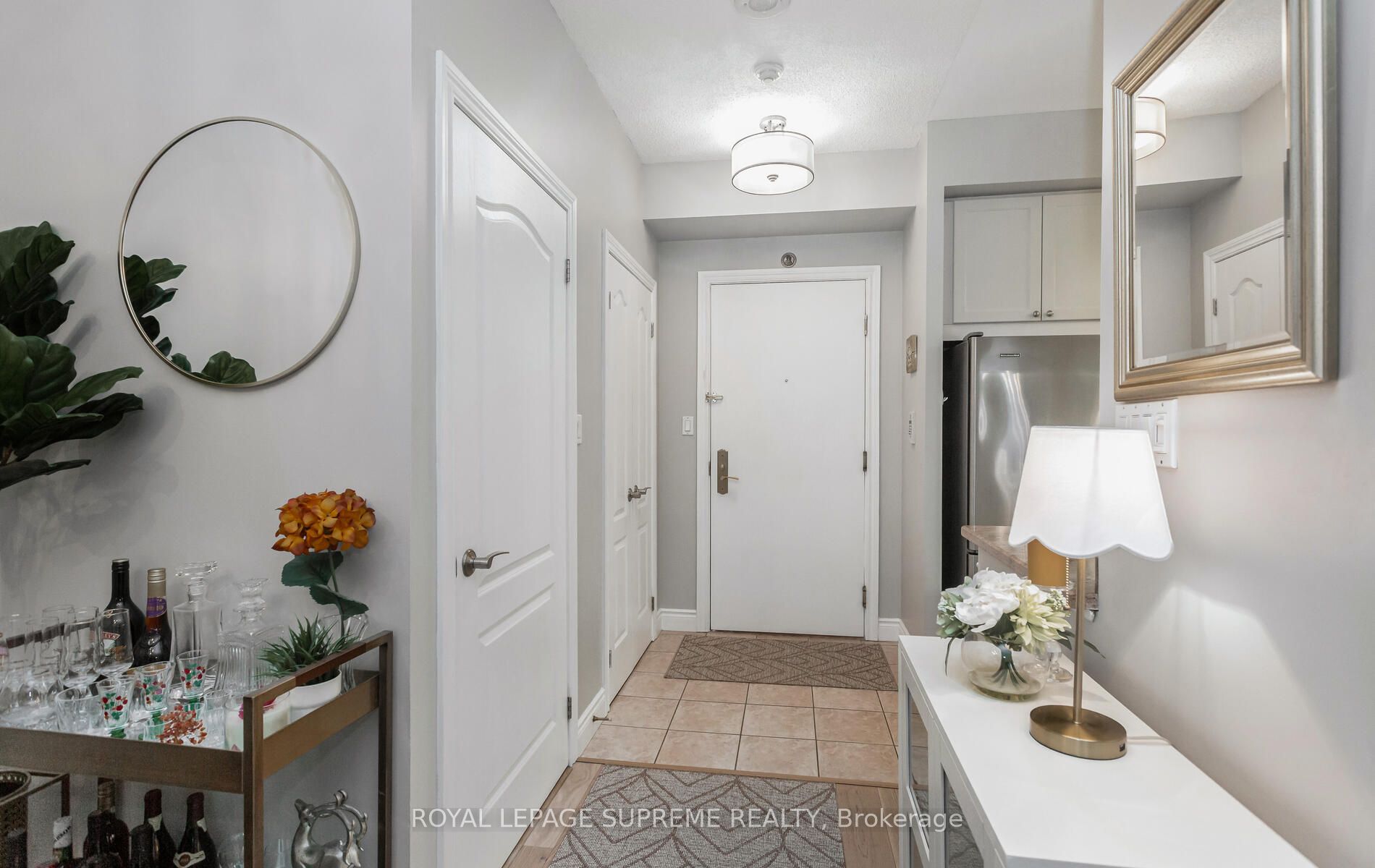 2 Aberfoyle Crescent 411