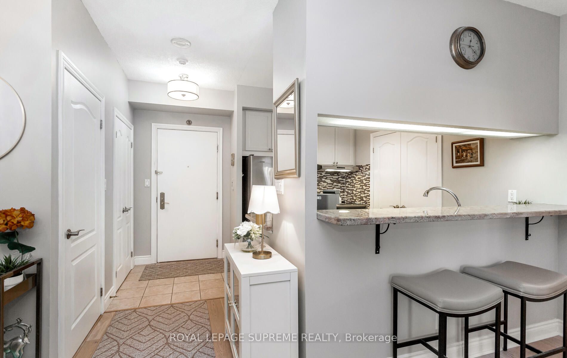 2 Aberfoyle Crescent 411
