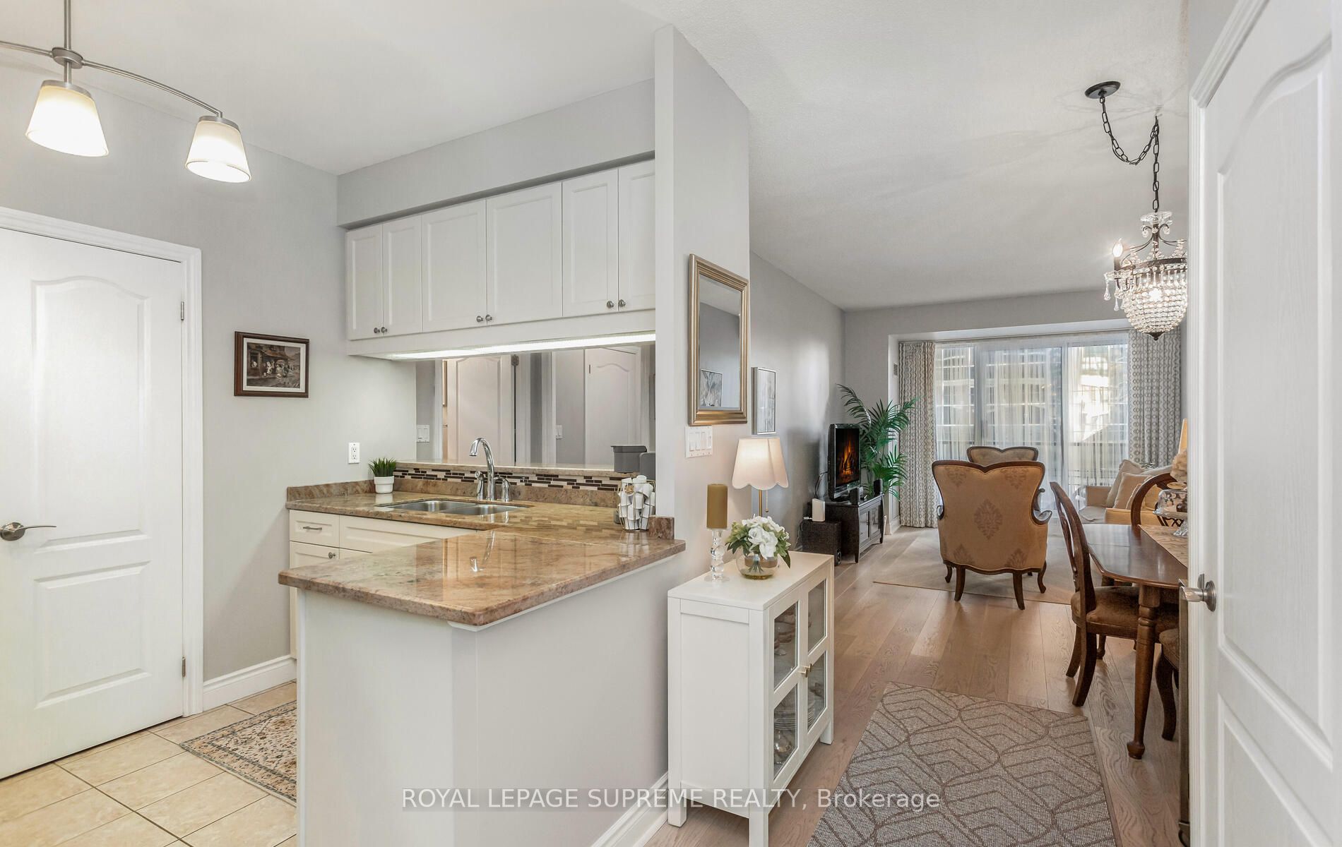 2 Aberfoyle Crescent 411