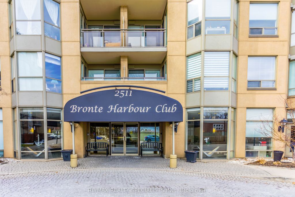 Photo of 2511 Lakeshore Road W #708, Oakville, ON L6L 6L9 (MLS # W12855622)