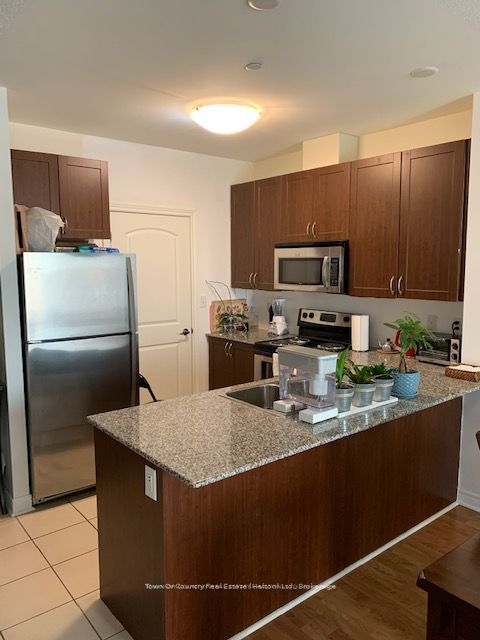 383 Main Street E 421