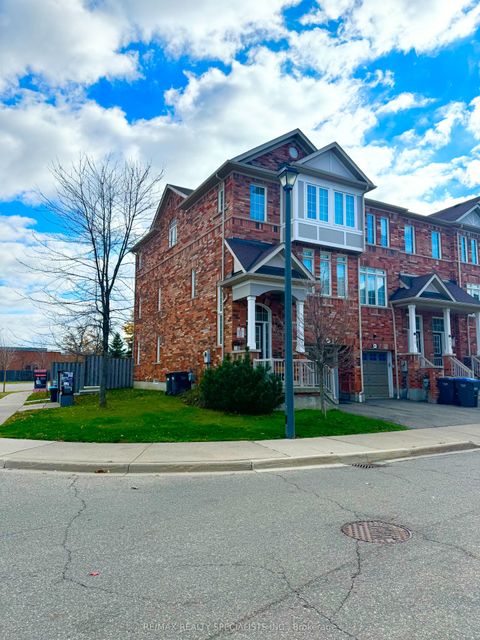 453 Aspendale Crescent Mississauga ON L5W 0E7