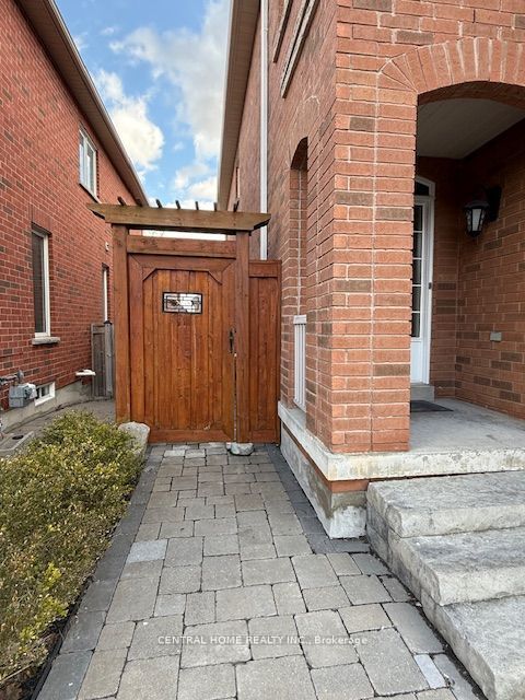 29 Aikenhead Avenue basement apt