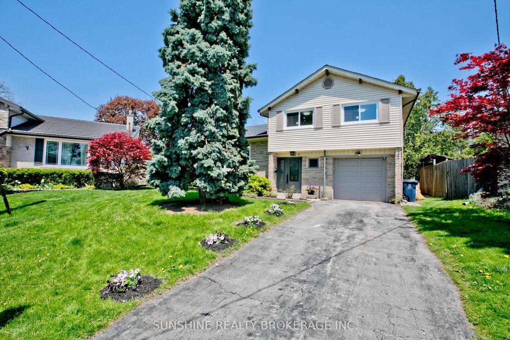 Photo of 26 Lantana Court, Toronto, ON M4A 2H8 (MLS # C13141378)