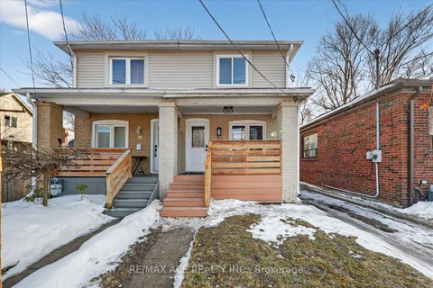 37 Secord Avenue Toronto ON M4C 2C4