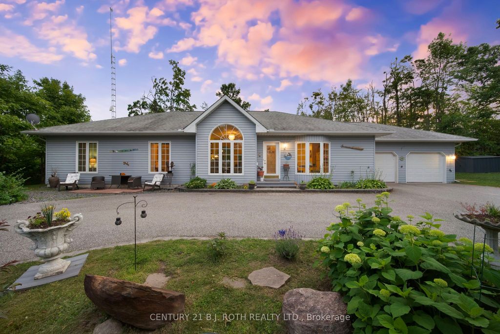 Photo of 4 Beechwood Crescent, Oro-Medonte, ON L0L 1T0 (MLS # S12501198)