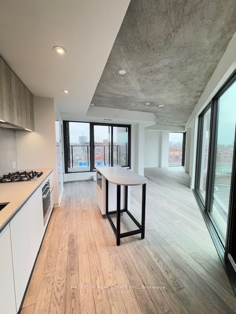 2625 Dundas Street W 514