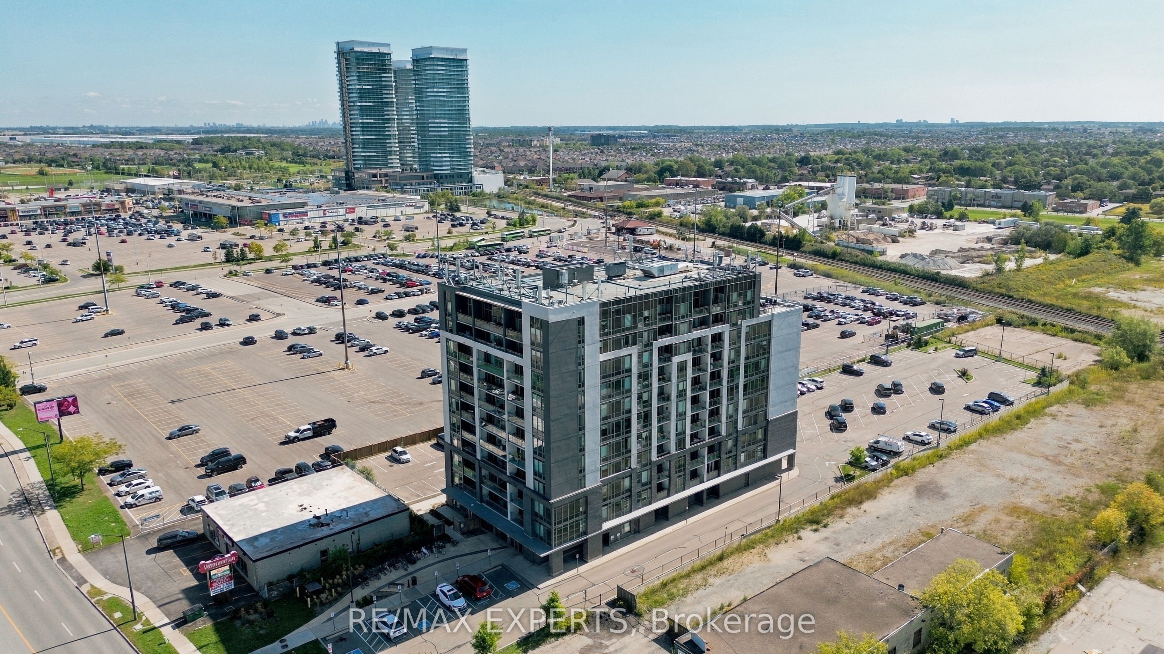 716 Main Street 210