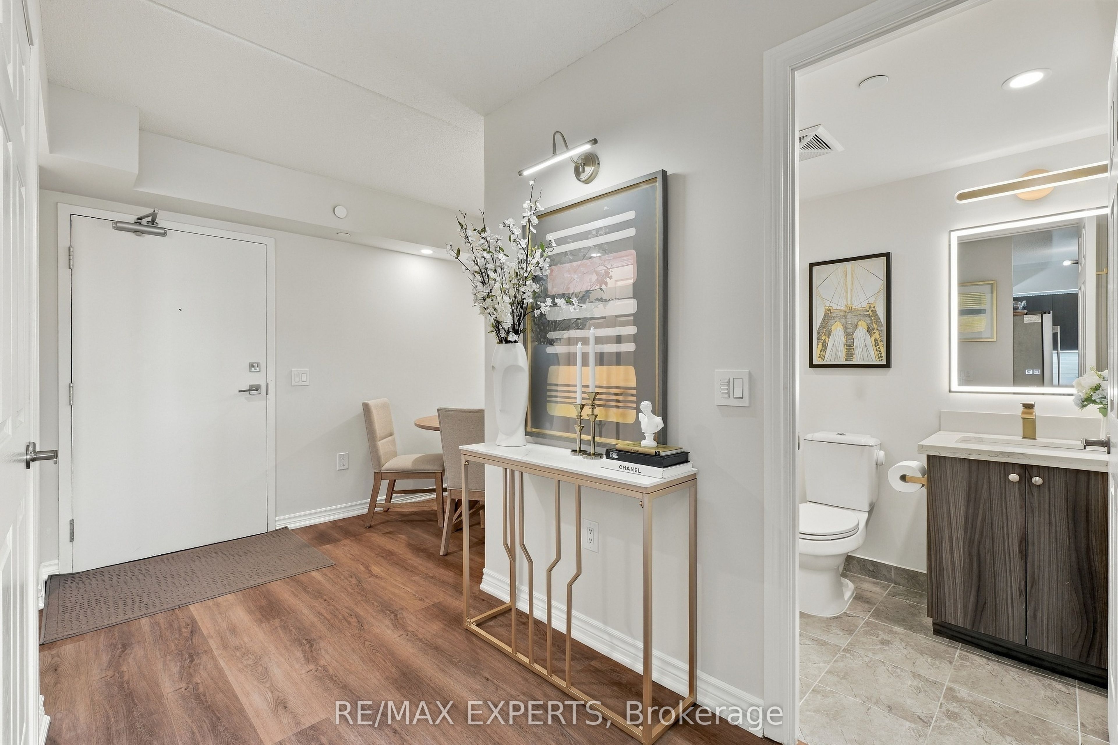 716 Main Street 210