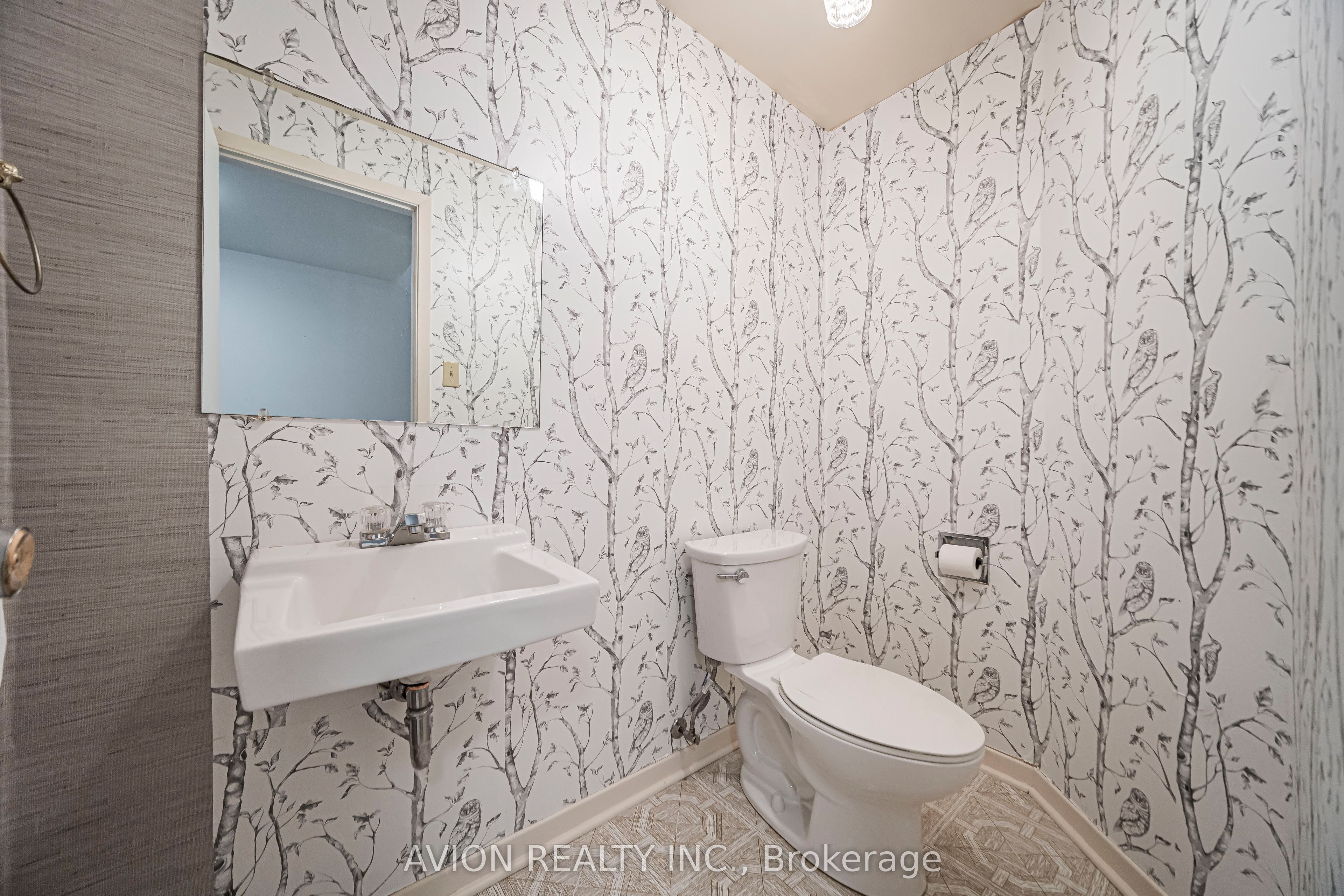 646 Village Parkway 23