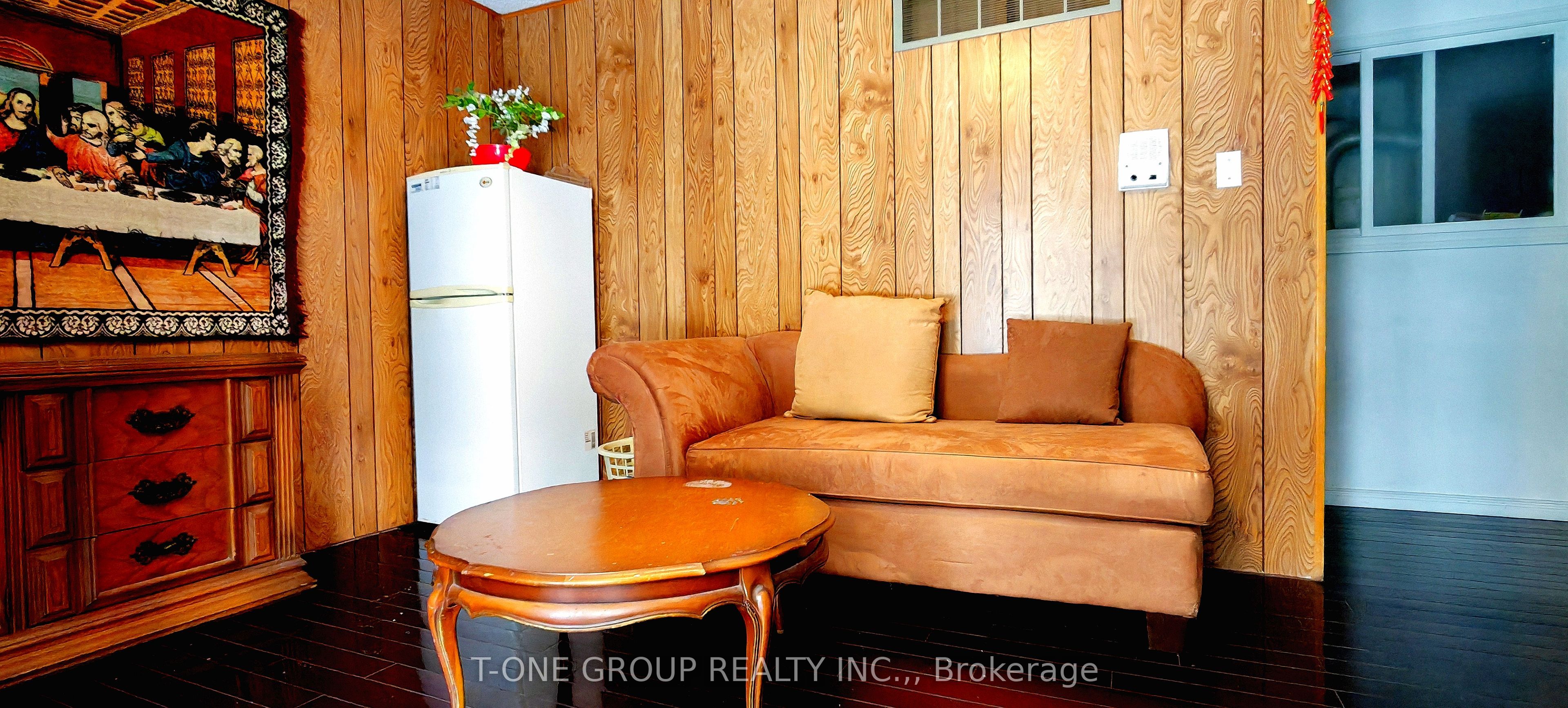 213 Risebrough Circuit