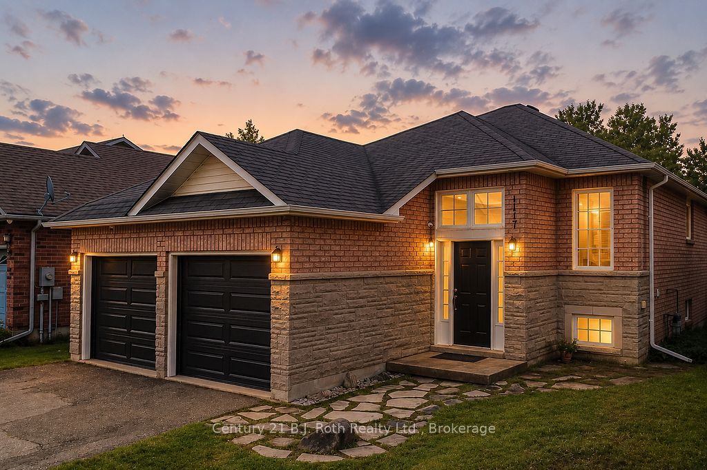 Photo of 1117 Corrie Street, Innisfil, ON L9S 1W9 (MLS # N13432854)