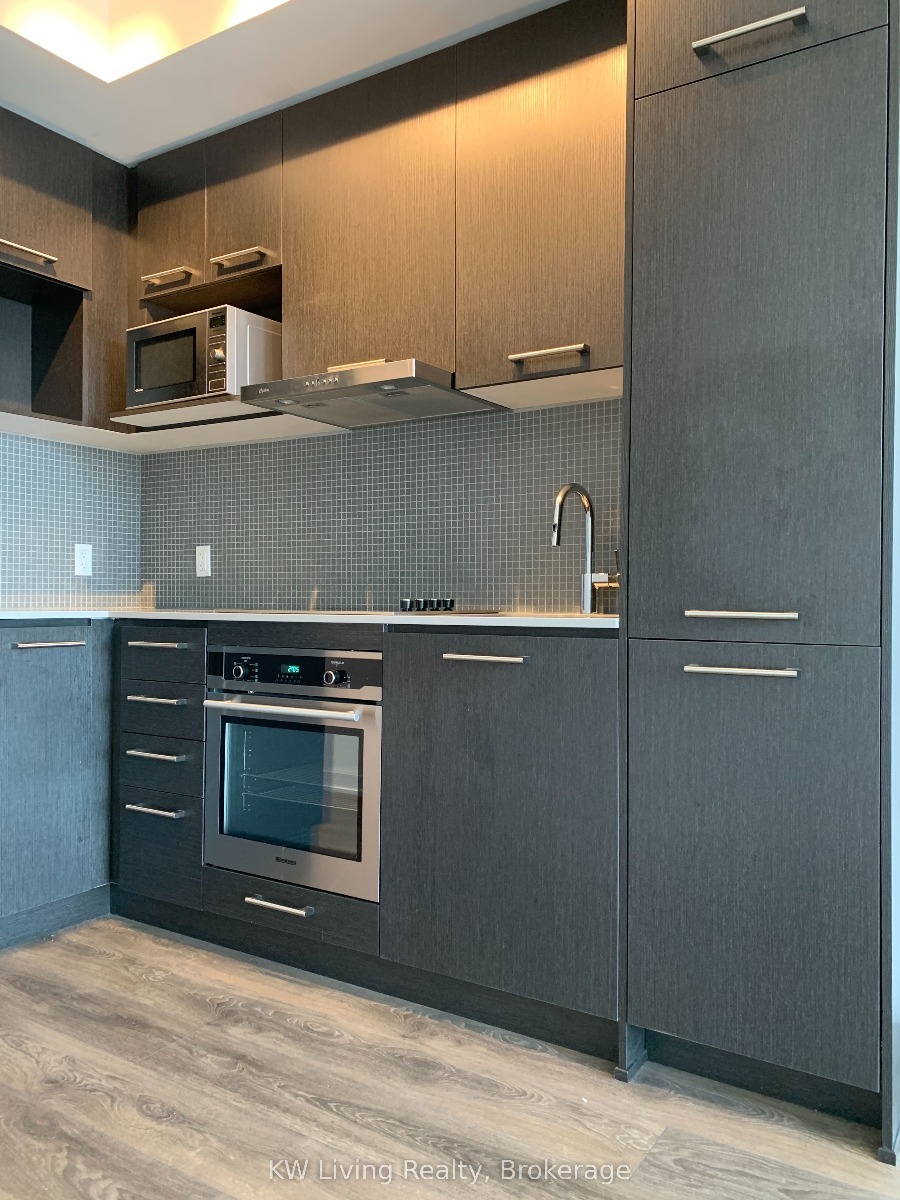 87 Peter Street 4005