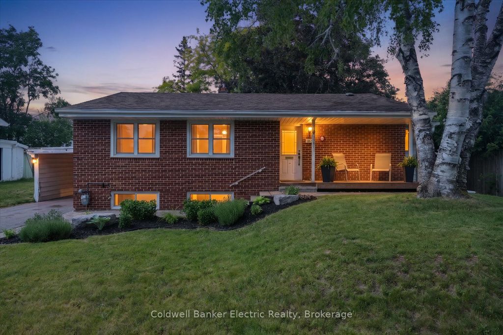 Photo of 1497 Mayfair Avenue, Peterborough, ON K9J 6T3 (MLS # X13453672)