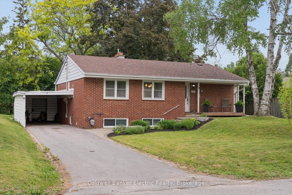 Photo of 1497 Mayfair Avenue, Peterborough, ON K9J 6T3 (MLS # X13453672)