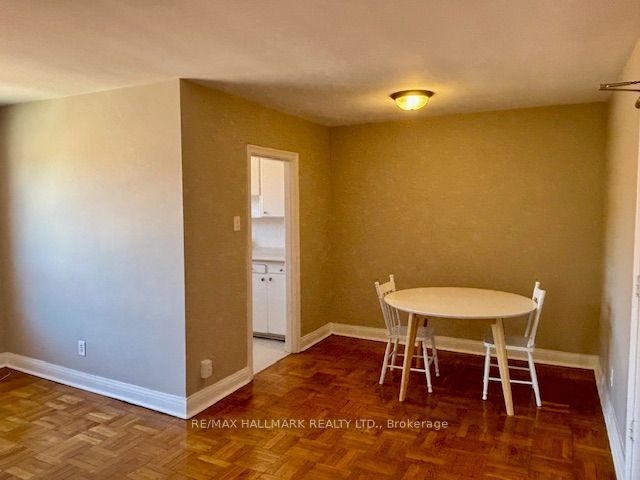 11 Anglesey Boulevard 305