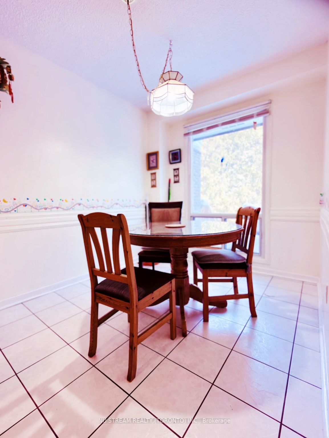 39 - 653 Village Parkway