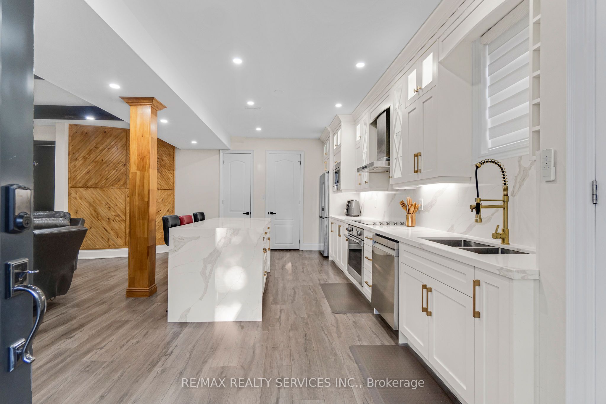 66 Hanbury Crescent Bsmt