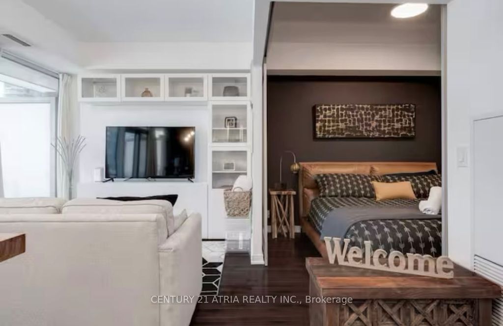 Photo of 14 York Street #512, Toronto, ON M5J 0B1 (MLS # C12796660)