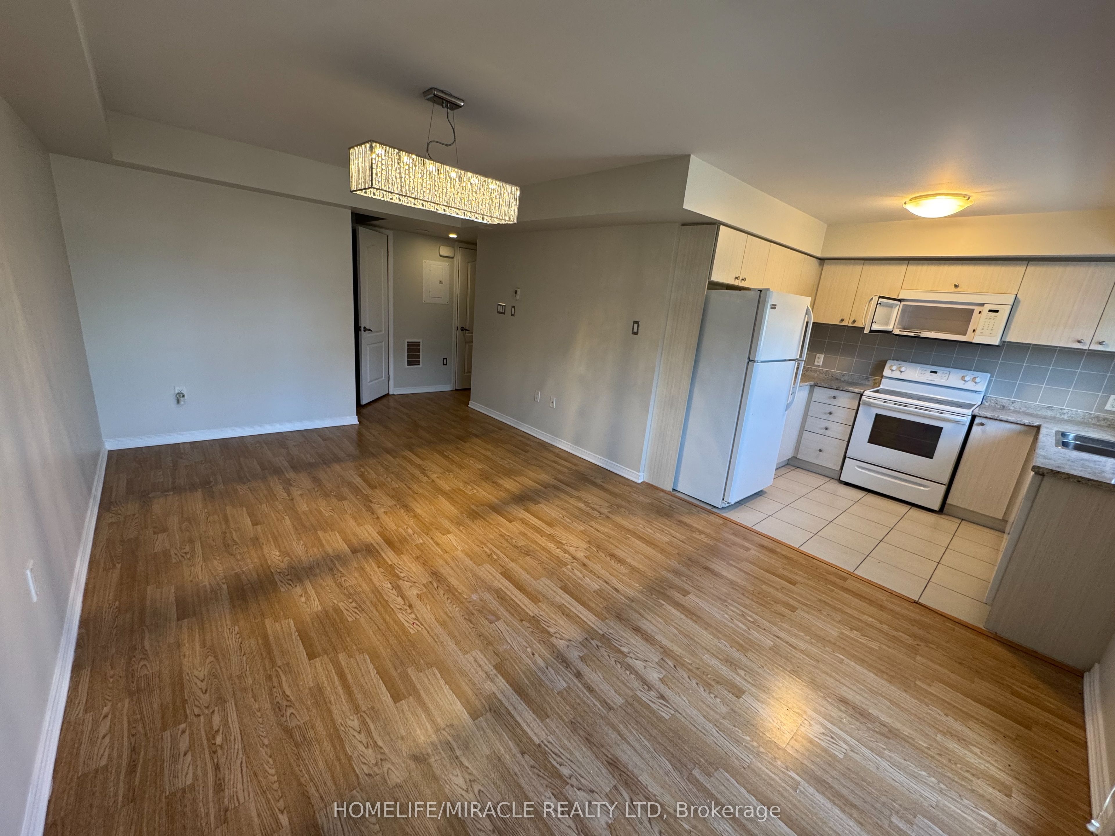 2441 Greenwich Drive 16