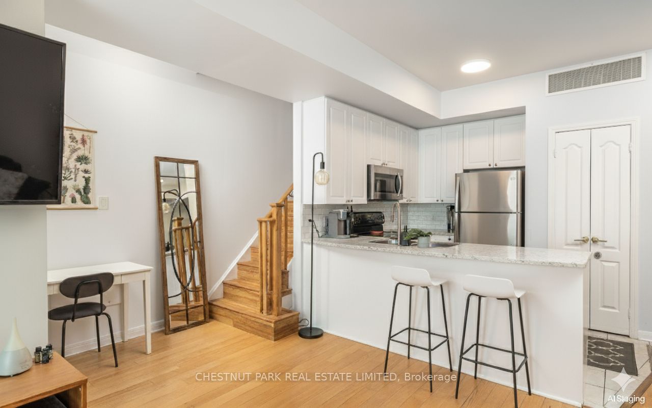 98 Carr Street 11