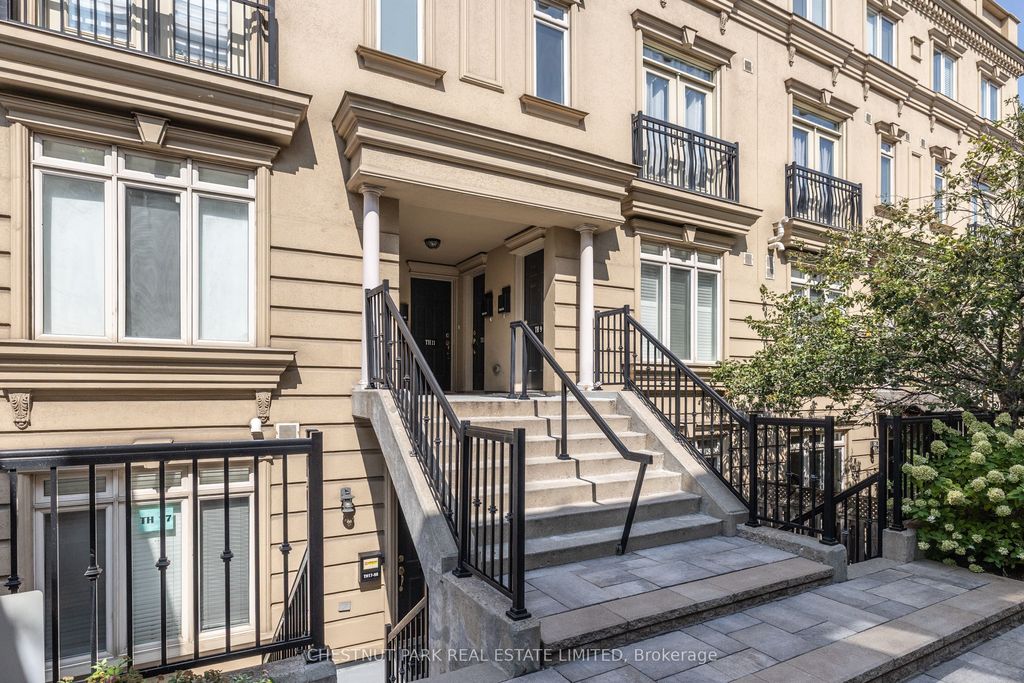 Photo of 98 Carr Street #11, Toronto, ON M5T 1B7 (MLS # C12481190)