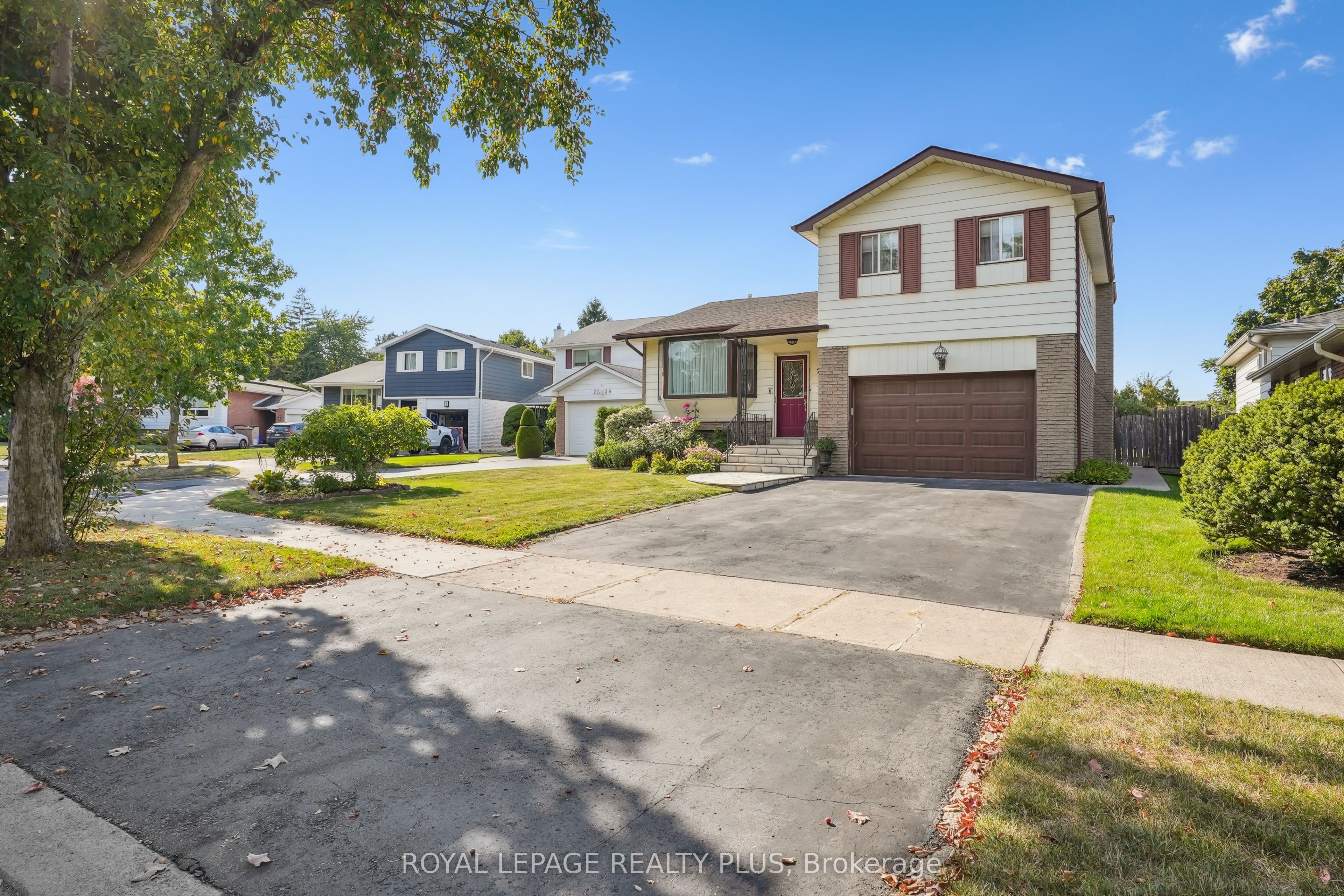 2335 Wyandotte Drive